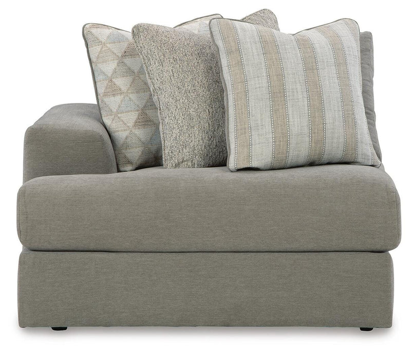 Avaliyah Sectional with Chaise