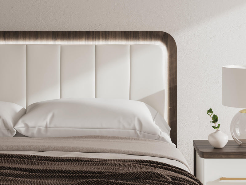 Kendanport Upholstered Bed