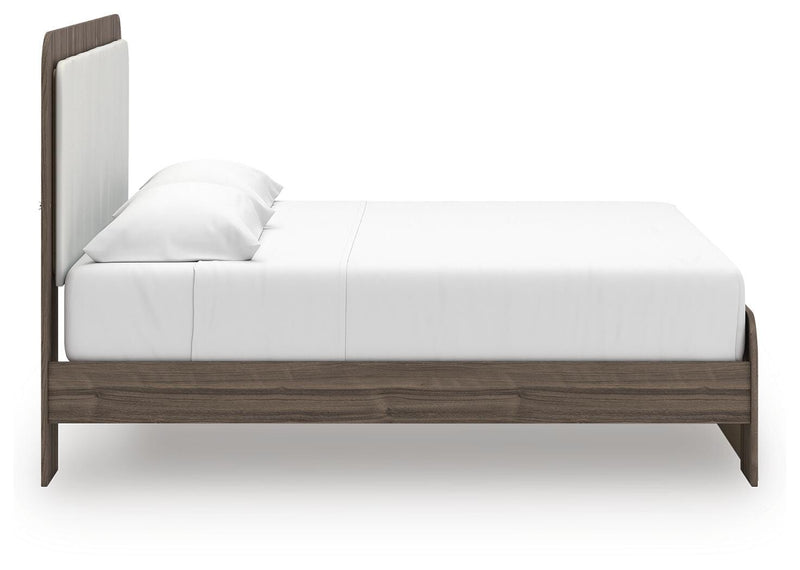 Kendanport Upholstered Bed