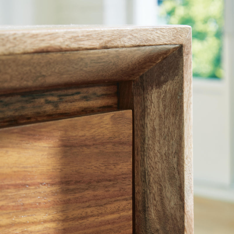 Dressonni Dresser