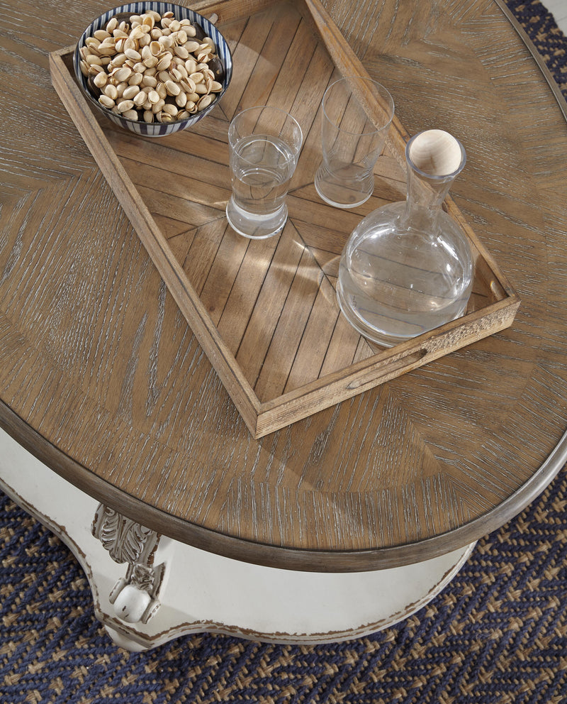 Realyn Table Set
